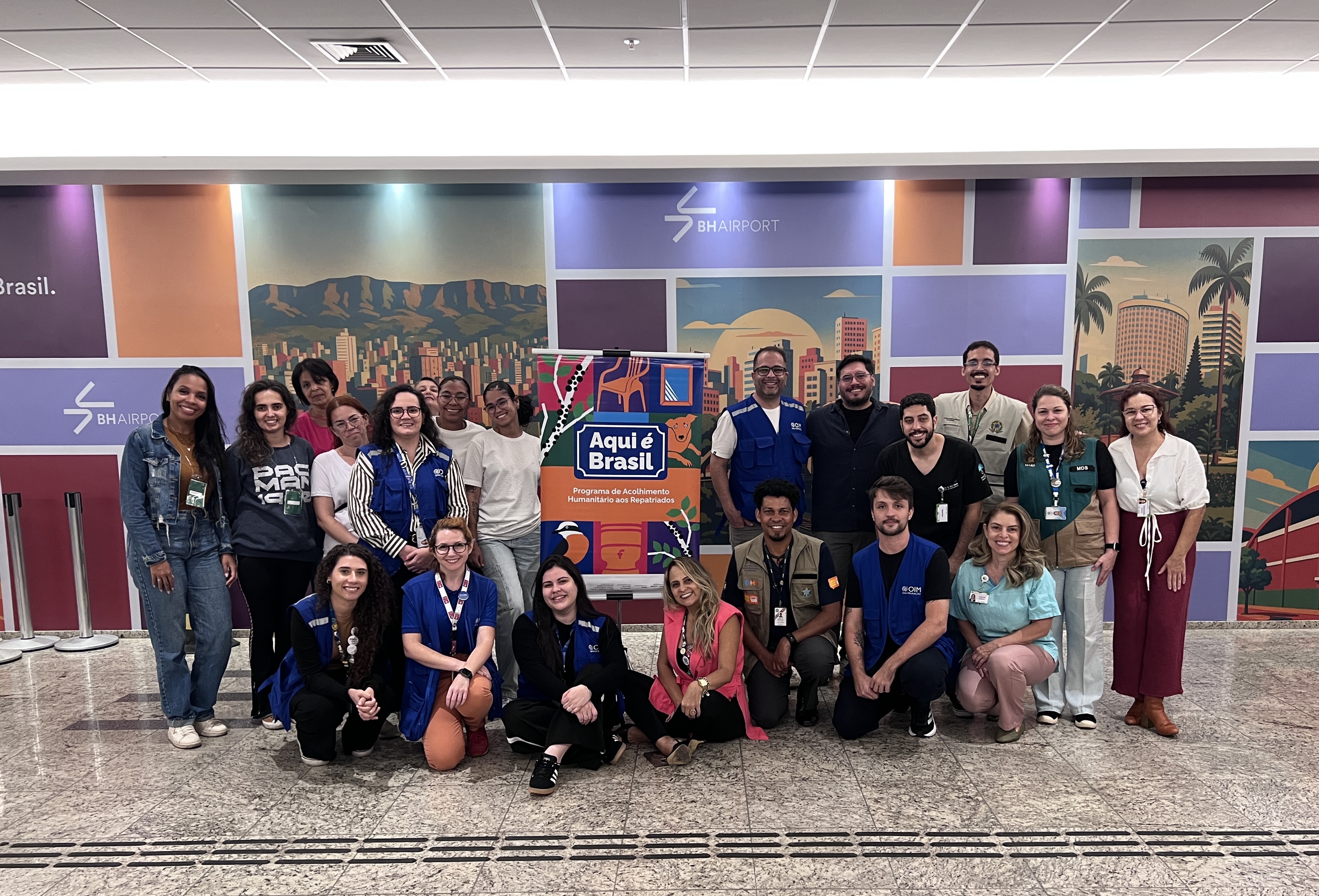 Operação realizada neste domingo (14) assegurou atendimento a 90 pessoas em Confins (MG); ação de acolhimento incluiu alimentação, apoio psicossocial e orientações para acesso à rede pública