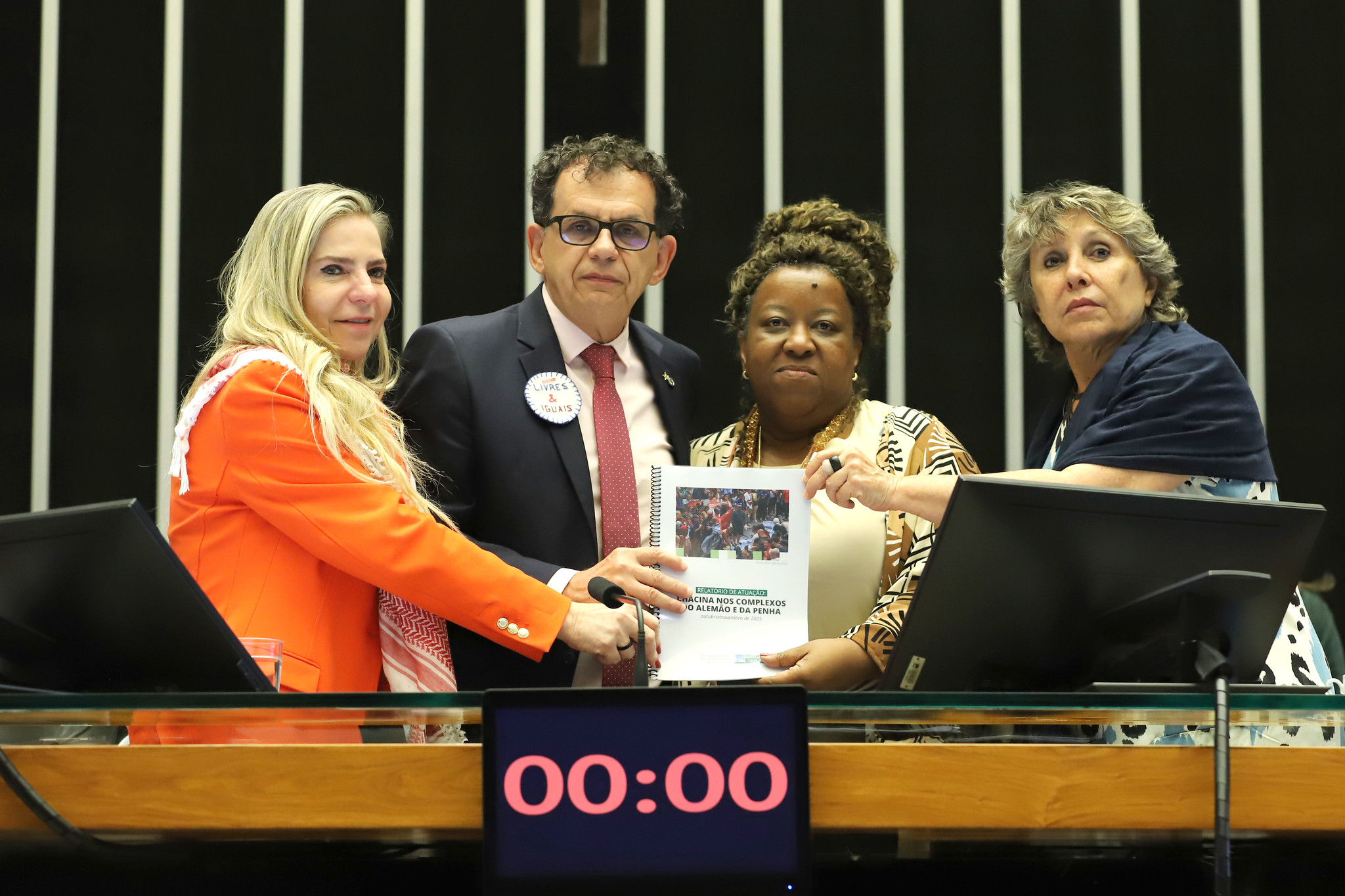 Cerimônia reforçou compromisso do Estado brasileiro com a democracia, a memória e a participação social, reunindo ex-ministros, parlamentares, movimentos sociais, CNDH e sociedade civil