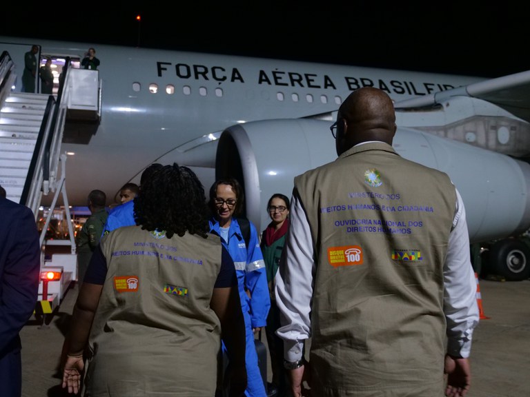 Direitos Humanos integra força-tarefa de acolhida a brasileiros repatriados dos EUA