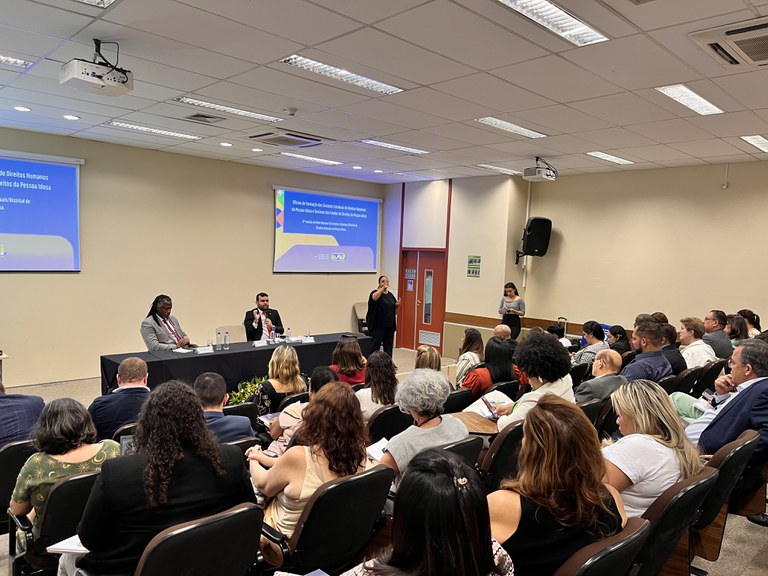 Em oficina com gestores estaduais, Macaé afirma que promoção de políticas de envelhecimento saudável é fundamental para quebrar preconceitos