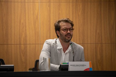 Pedro de Lemos apresentou dados do Observatório de Violências nas Escolas (Foto: Zara Figueiredo/MEC)