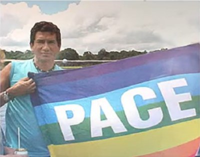 A defesa da população LGBTQIA+ foi uma das bandeiras de vida de Adamor Guedes na Manaus do início da década de 2000 (Foto: Reprodução)