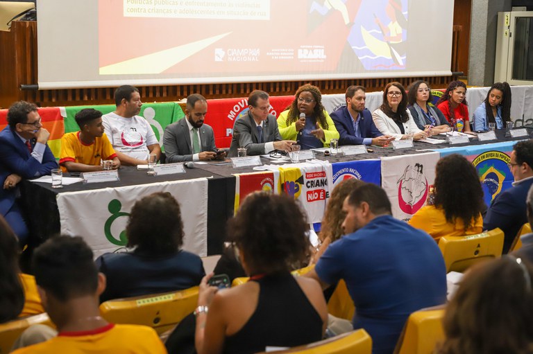Comitê Intersetorial e MDHC promovem I Seminário Nacional sobre Direitos Humanos de Crianças e Adolescentes em Situação de Rua