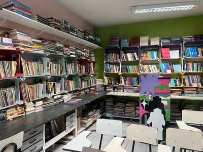 Espaço foi imaginado como sala de cinema, estúdio e biblioteca (Foto: Divulgação)