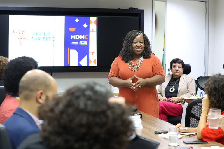 Ministra Macaé Evaristo apresenta Rede de Educação em Direitos Humanos