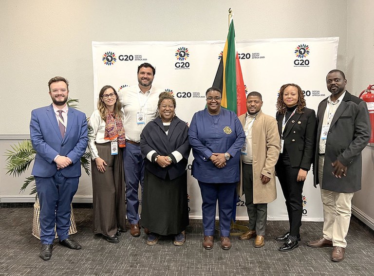 Boletim do MDHC amplia foco na segurança digital infantil durante debates do G20