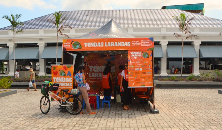 Tendas Laranjas integram justiça climática e proteção à infância na COP30
