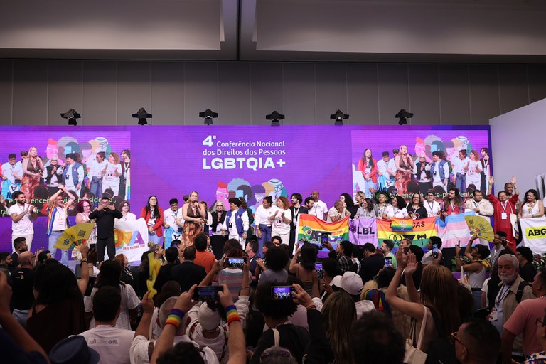 Encerramento da 4ª Conferência Nacional LGBTQIA+ celebra avanços em políticas públicas