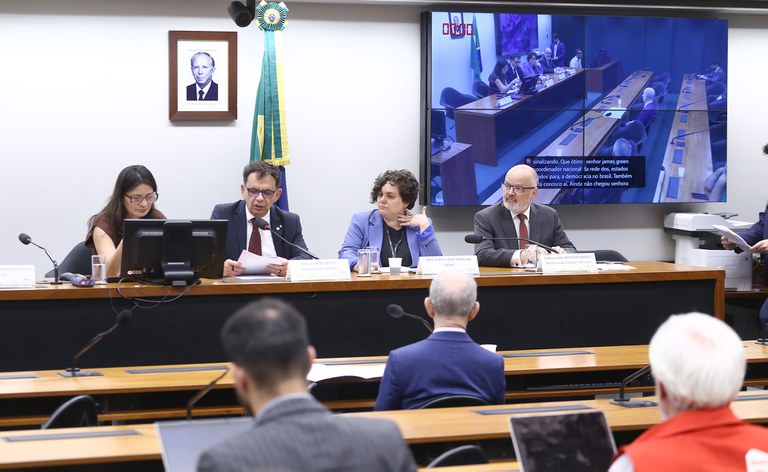 Na Câmara, MDHC defende acolhimento humanizado a brasileiros deportados dos Estados Unidos