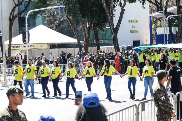 Com o lema “Brasil Soberano”, desfile do 7 de Setembro reforça defesa dos interesses da população brasileira
