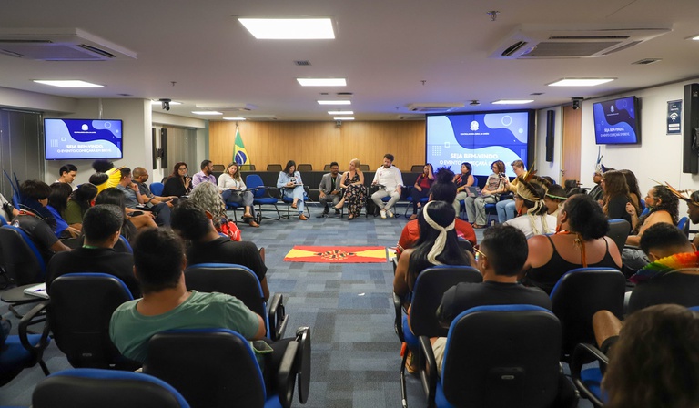 Governo do Brasil realiza roda de conversa com coletivos indígenas LGBTQIA+ para debater integração e enfrentamento às violências