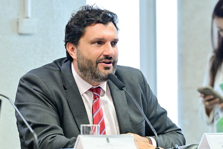 MDHC apresenta políticas para crianças e adolescentes indígenas em audiência pública no Senado Federal