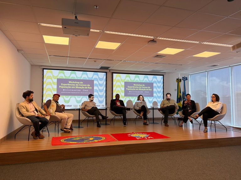 MDHC participa de workshop do IBGE sobre experiências de censos da população em situação de rua