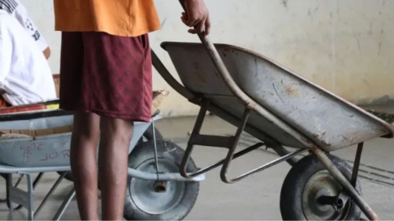 Saiba o que é trabalho infantil e como denunciar