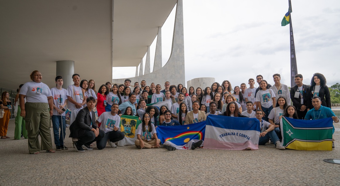 Inscrições podem ser feitas até 30 de outubro; processo selecionará 10 instituições para indicar adolescentes de grupos sociais diversos