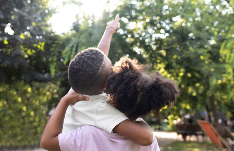 Endica prorroga inscrições para cursos gratuitos sobre primeira infância com foco antirracista e proteção integral