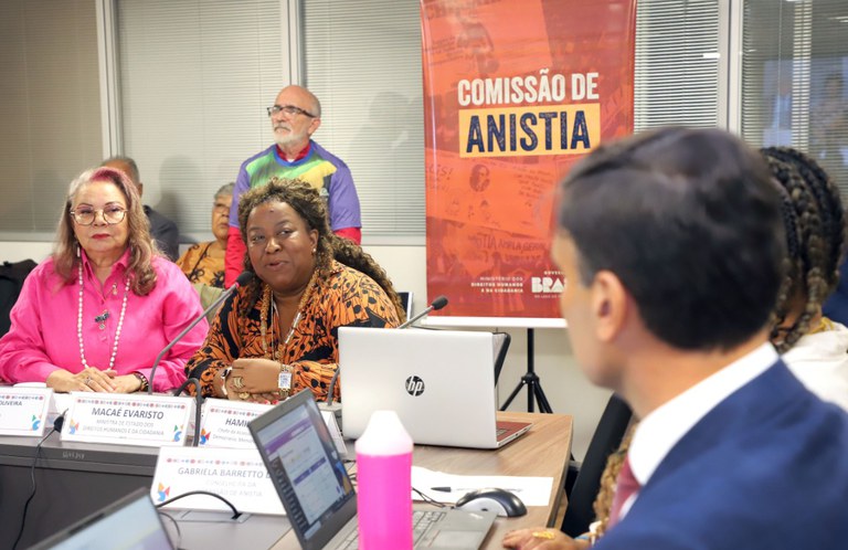 Governo do Brasil concede anistia a arquiteto brasileiro e a frei belga perseguidos pela ditadura militar