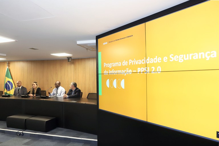 MDHC promove debate sobre proteção de dados e transparência em evento alusivo à data internacional