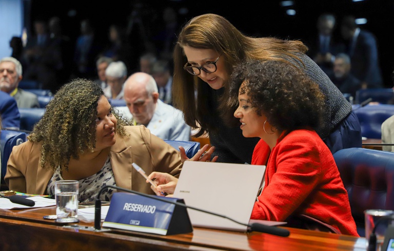 "Ampliar direitos fortalece a economia, reduz desigualdades e contribui para uma sociedade mais justa", afirma Caroline Reis