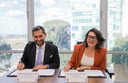 Ministra Janine Mello assina memorando de entendimento com ACNUR para fortalecer proteção dos direitos de pessoas refugiadas
