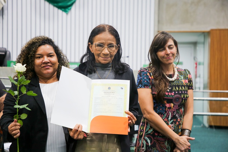 Governo do Brasil realiza entrega de certidões de óbito retificadas a familiares de vítimas da ditadura militar em Fortaleza (CE)