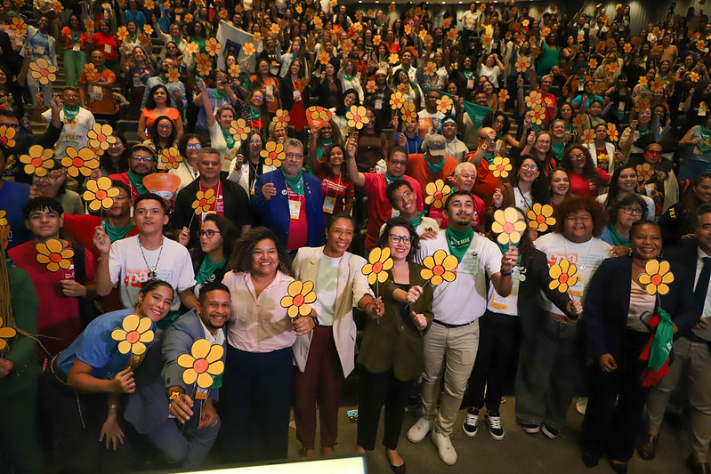 Evento reúne representantes do governo, sociedade civil e organismos internacionais para debater estratégias de proteção, prevenção e revisão do Plano Nacional de Enfrentamento, em Brasília