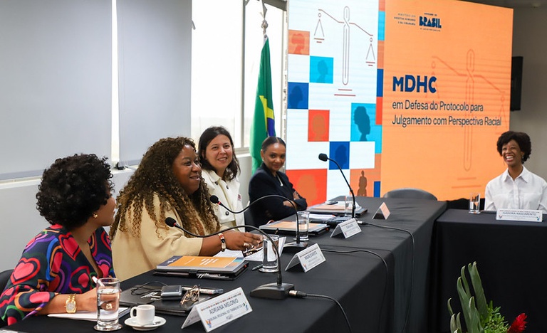MDHC promove diálogo estratégico sobre implementação do Protocolo para Julgamento com Perspectiva Racial