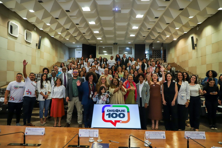 Ministra Macaé Evaristo lança novo Disque 100 e assina portaria que formaliza criação do Programa Direitos em Movimento