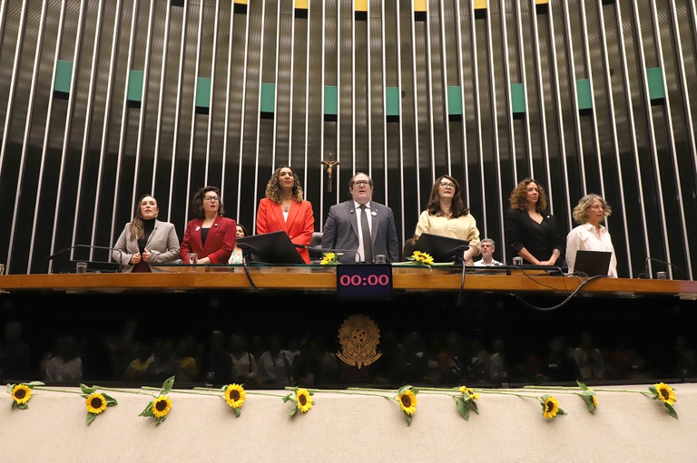 Sessão solene na Câmara relembra legado de Marielle Franco e Anderson Gomes e reforça luta contra a violência política