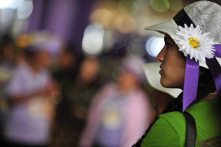 Trabalhadora se prepara para o início da 4ª Marcha das Margaridas, que reuniu com mais de 70 mil mulheres em Brasília. Foto: Marcello Casal Jr/ABr 