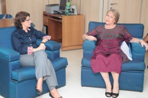 Iriny Lopes, Ministra-chefe da SPM recebe a ex-presidente chilena, Michelle Bachelet