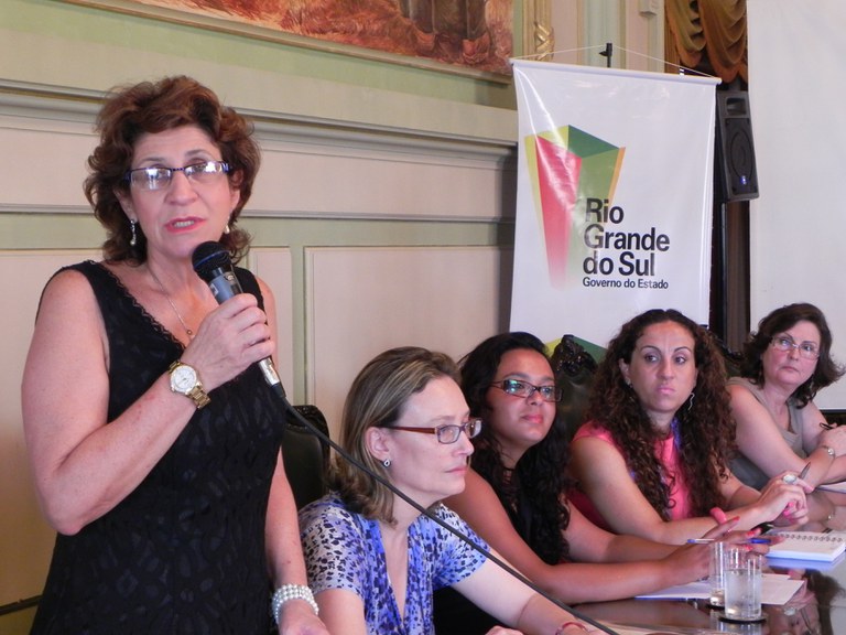 Foto Lena Azevedo: Iriny Lopes, Maria do Rosário, Márcia Santana e Ana Afonso