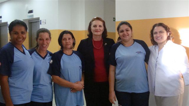 Secretária-adjunta da SPM, Lourdes Bandeira, visita instalações da Maternidade Dona Íris Foto: Secretaria Municipal de Políticas para as Mulheres