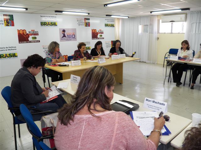 Ministra Eleonora Menicucci debate empoderamento das mulheres com representantres de partidos políticos Foto: Nilza Scotti/SPM
