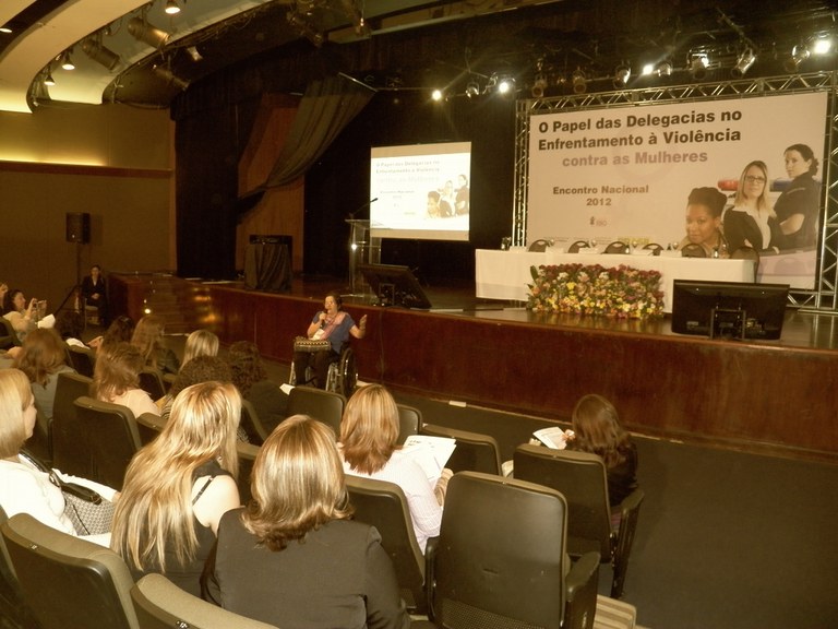 Maria da Penha participa de encontro que reúne 300 delegadas e delegados Foto: Juliana Camelo/SPM