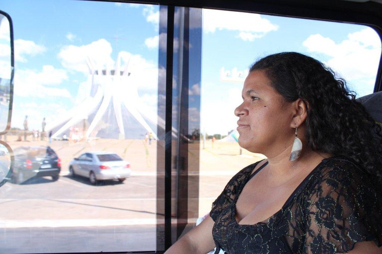 Trabalhadora rural faz viagem em unidade móvel Foto: Isabel Clavelin/SPM