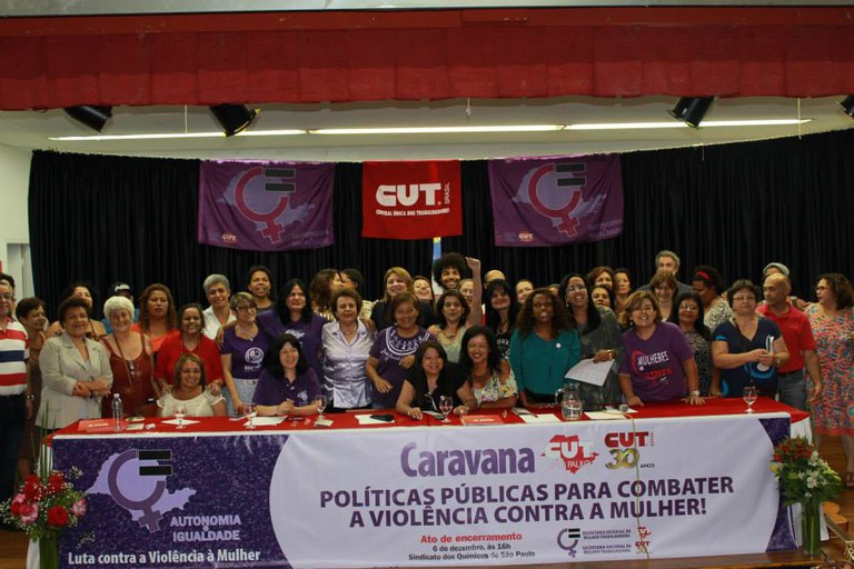 Ministra da SPM discursa no encerramento da Caravana da CUT sobre serviços de atenção à mulher em situação de violência Foto: Isabel Clavelin/SPM