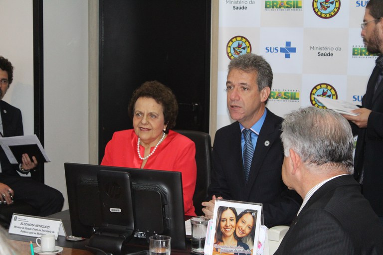 Ministra Eleonora Menicucci e ministro Arthur Chioro na abertura da videoconferência. Foto: Divulgação/SPM