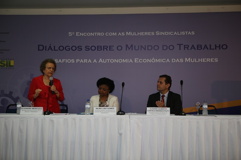 Encontro sobre o mundo do trabalho e seus desafios reúne mulheres sindicalistas de todo o país