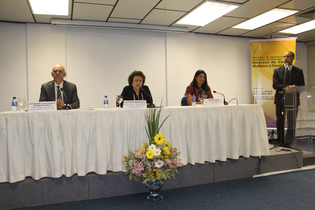 23-09  Ministra Eleonora Menicucci abre seminário.JPG