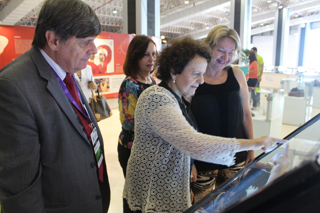 2609 - Eleonora Menicucci visita o Museu.JPG