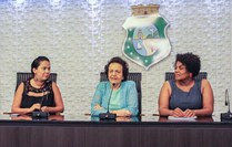 Ministra na reunião do Conselho Cearense de Direito da Mulher com as coordenadoras de Políticas Públicas para Mulheres do Estado do Ceará, Camila Silveira, e da Igualdade Racial, Zelma Madeira