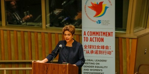 Mulheres brasileiras têm sido beneficiárias e protagonistas das políticas de inclusão social, afirmou a presidenta Dilma. 