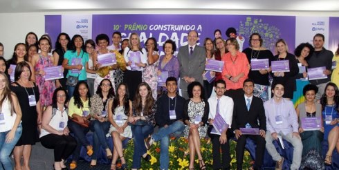 Ministra Eleonora Menicucci na entrega do 10º Prêmio Construindo a Igualdade de Gênero