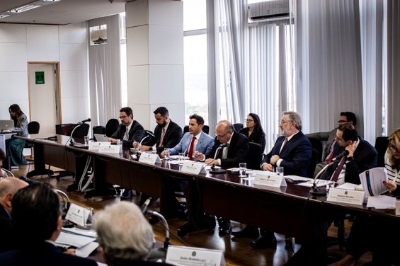 MDIC e Coalizão Indústria debatem enfrentamento do Custo Brasil