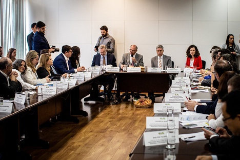 Governo avança na retomada de política de incentivo à produção e acesso a máquinas para agricultura familiar