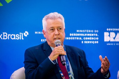 Secretário da SEV Rollemberg