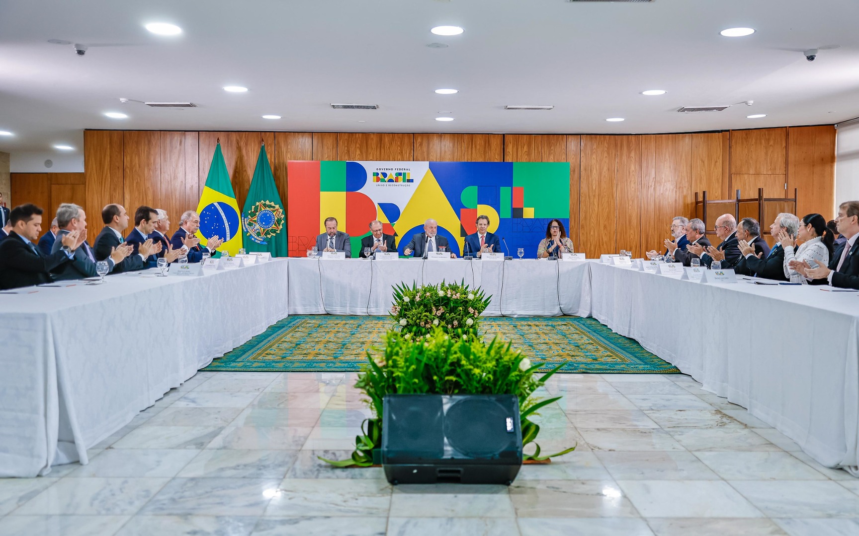 aço_100 bilhões.jpg