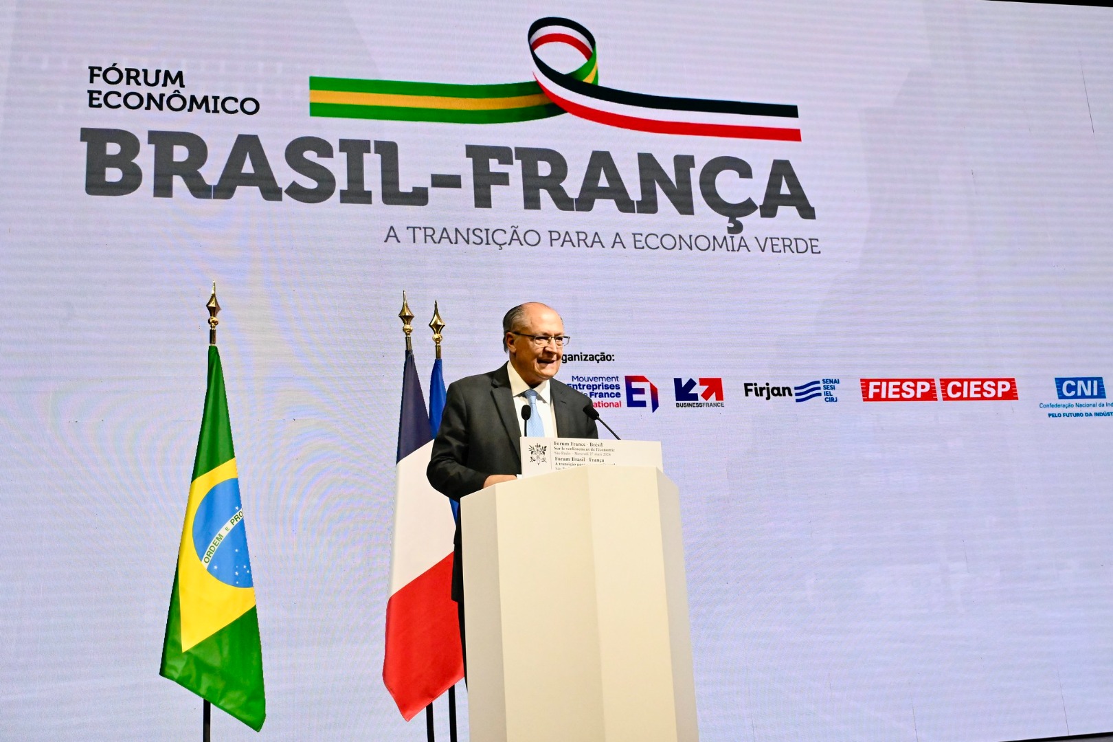 Acordos comerciais são “ganha-ganha”, diz Alckmin a Macron