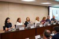 Fortalecer a interação entre indústria, governo e academia é fundamental para o desenvolvimento tecnológico, afirma secretária do MDIC